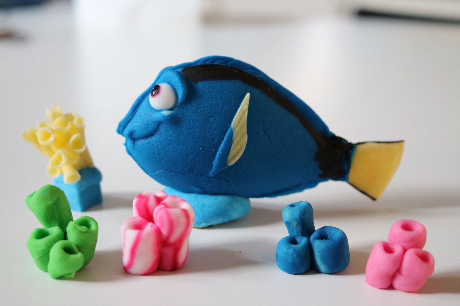 finding dory icing decorations