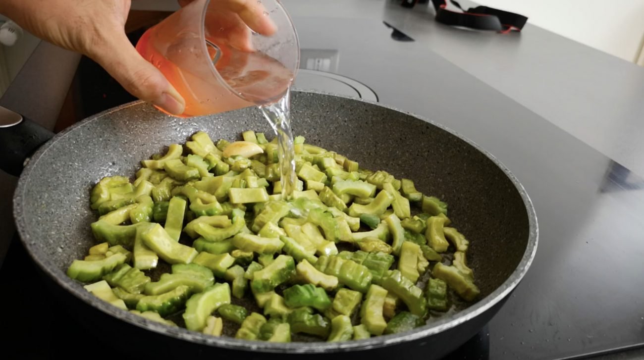 Como preparar Karela receta fácil en español [ melón amargo ]