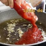 salsa de tomate con cebolla