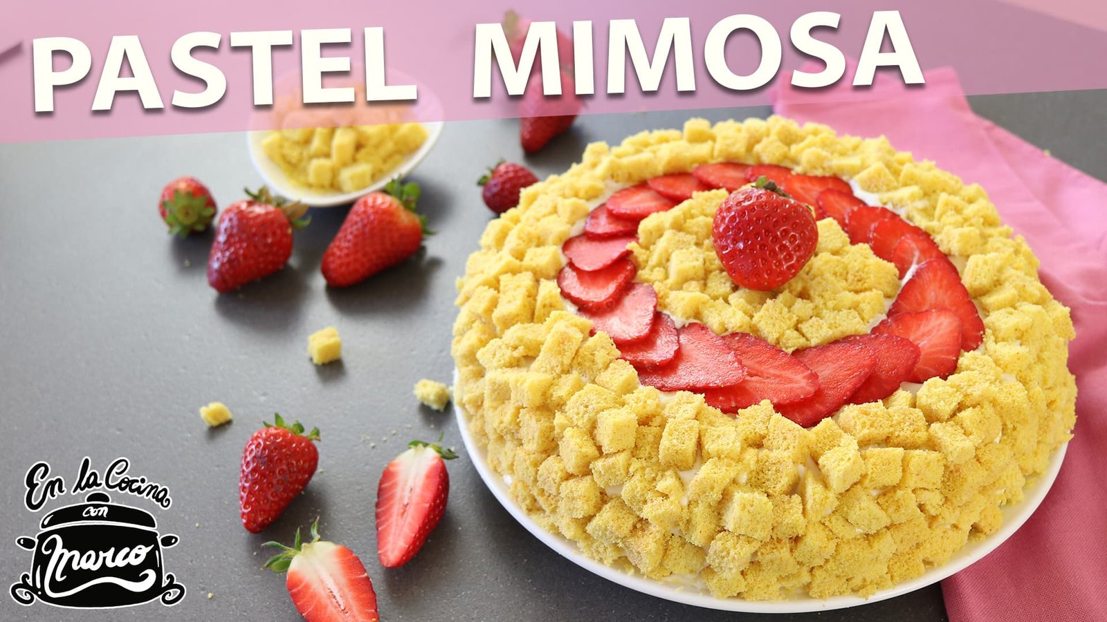 pastel de fresas y crema chantilly