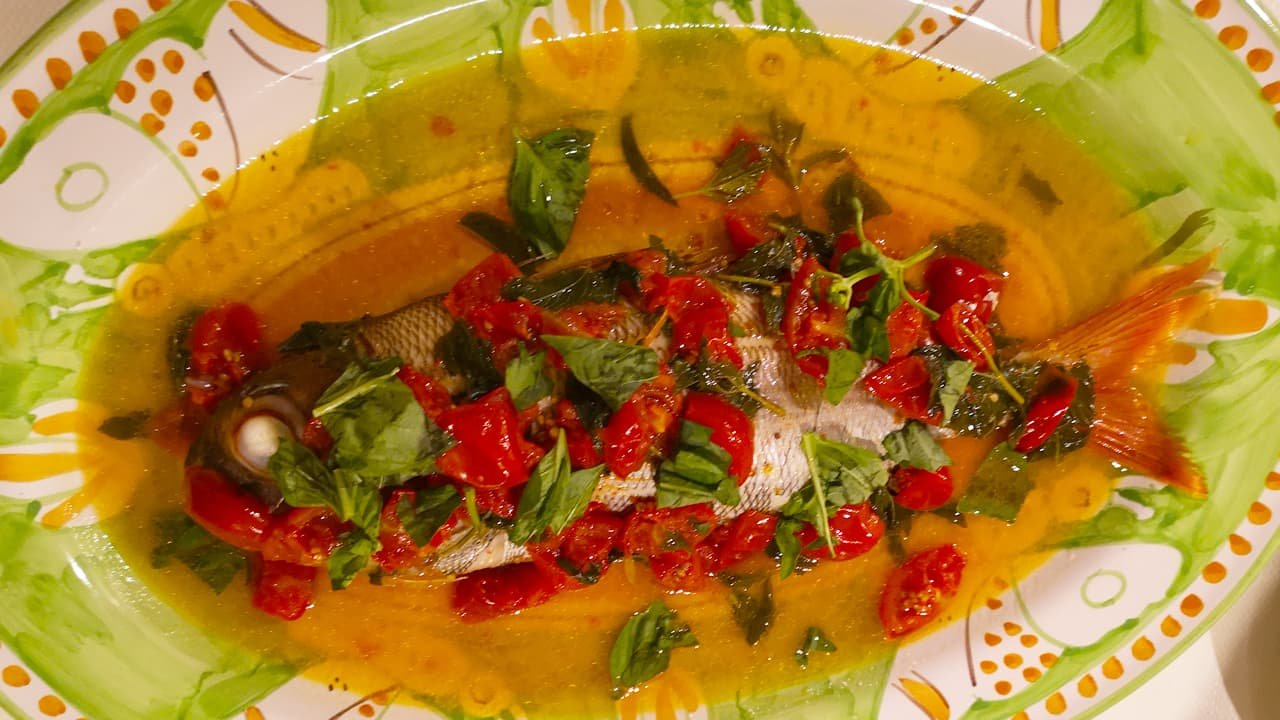 pescado agua pazza