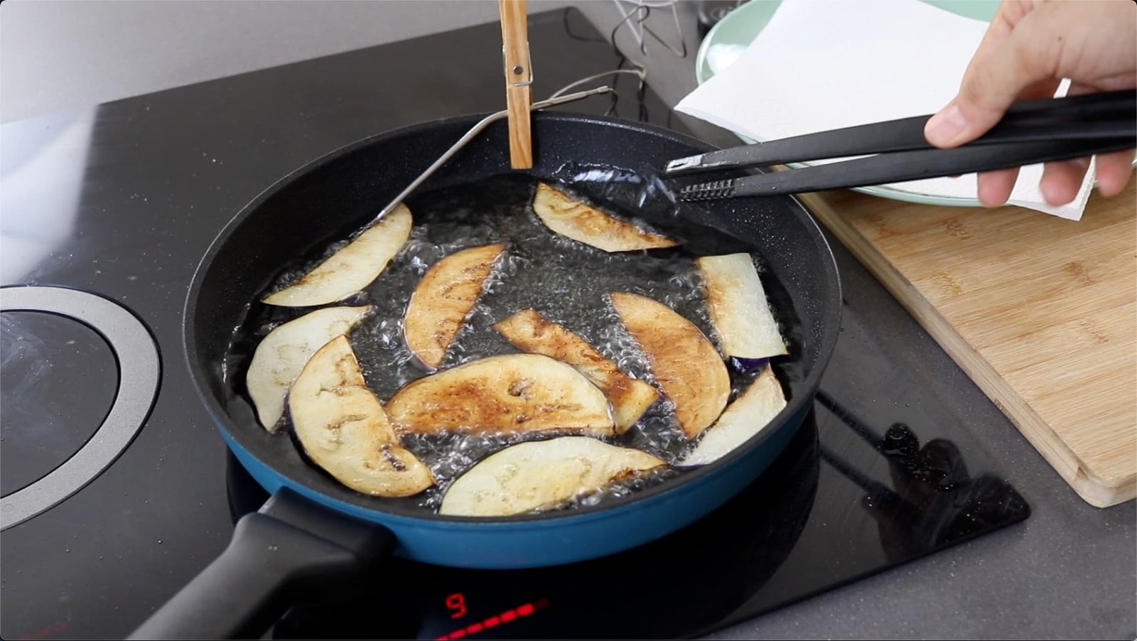 Pasta a la norma freir berenjenas